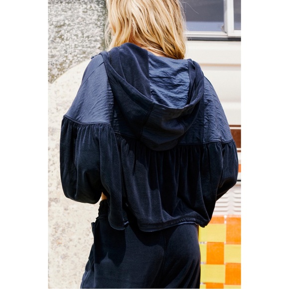 Free People FP Movement Let It Go Sweatshirt ⭐️ - Picture 3 of 5